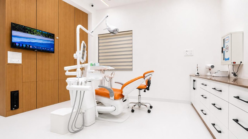 Best Dental Clinic near me in Sambhajinagar - Swaraj Dental Implant Center